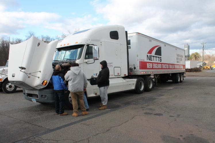 Photo of What is the difference between over the road trucking and local trucking?